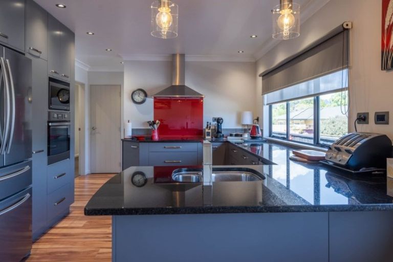 Photo of property in 46 Arawhata Road, Paraparaumu, 5032