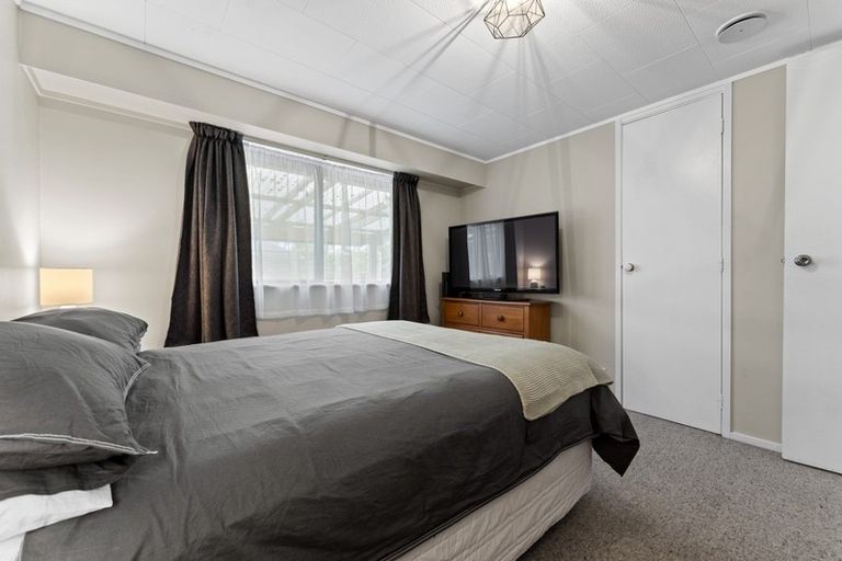 Photo of property in 23 Peppertree Glade, Kelvin Grove, Palmerston North, 4414