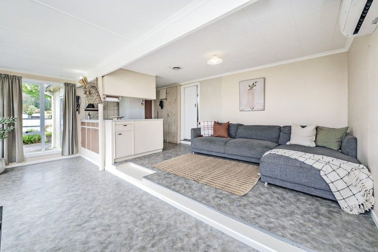 Photo of property in 29 Reserve Road, Waikuku Beach, 7473