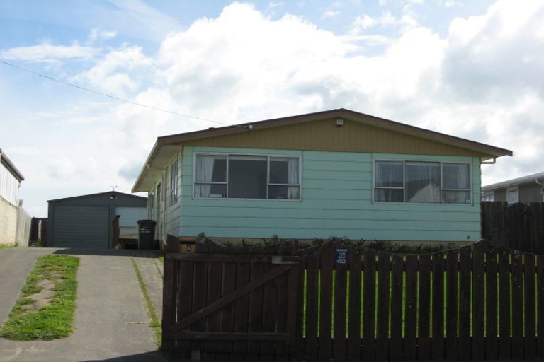 Photo of property in 5 Morgan Street, Castlecliff, Whanganui, 4501