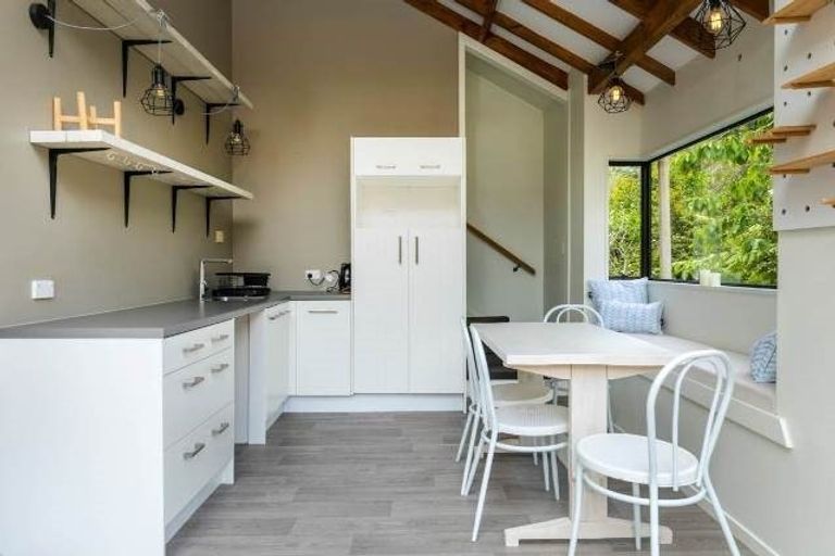 Photo of property in 25 Austin Road, Greenhithe, Auckland, 0632