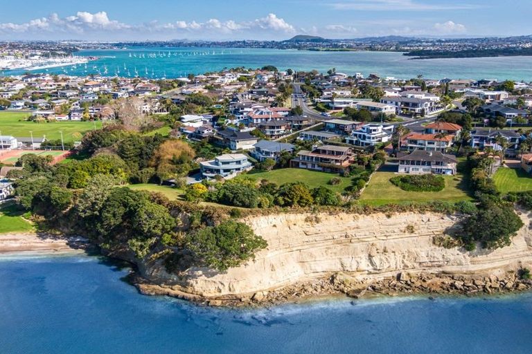 Photo of property in 156 Clovelly Road, Bucklands Beach, Auckland, 2012