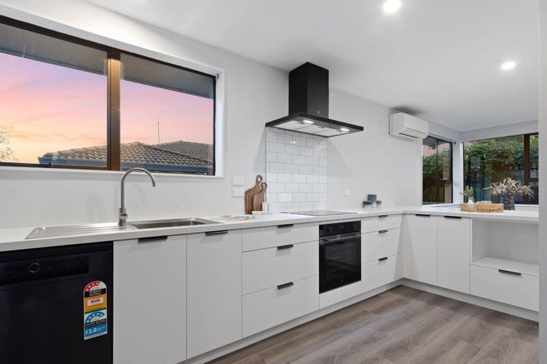 Photo of property in 2/30a Manning Place, Woolston, Christchurch, 8023