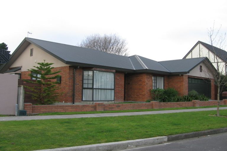 Photo of property in 46 Clifton Terrace, Fitzherbert, Palmerston North, 4410