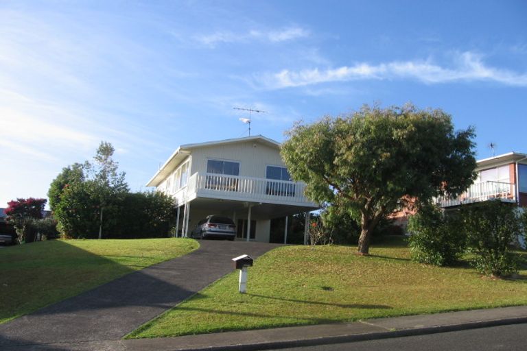 Photo of property in 62 Bruce Road, Glenfield, Auckland, 0629