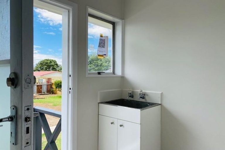 Photo of property in 21 Kemble Close, Mangere, Auckland, 2022