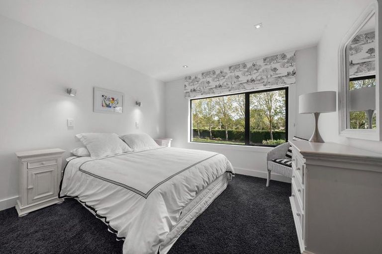 Photo of property in 9 Birdie Way, Martinborough, 5711