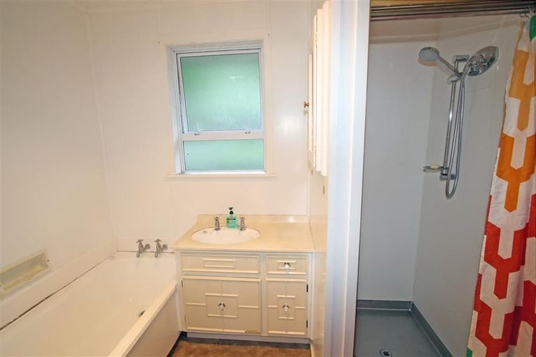 Photo of property in 11 Clearmont Crescent, Blagdon, New Plymouth, 4310