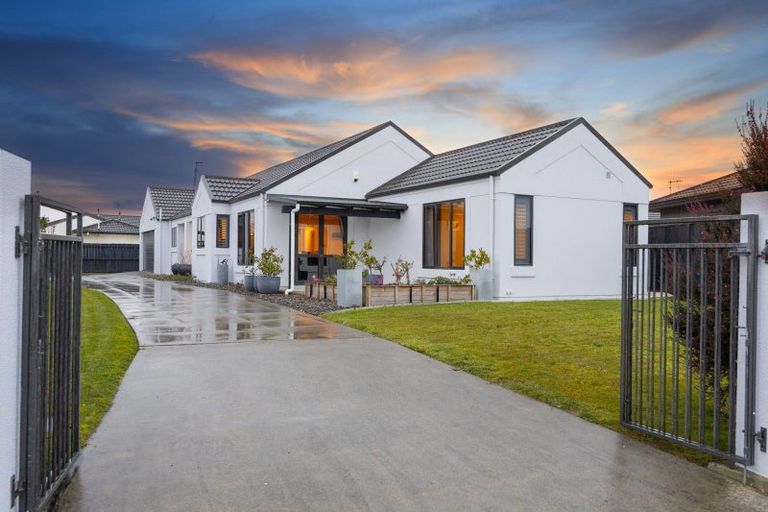 Photo of property in 77 Meridian Grove, Kelvin Grove, Palmerston North, 4414