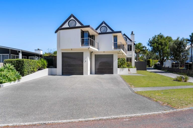 Photo of property in 6 Vista Paku, Pauanui, Hikuai, 3579