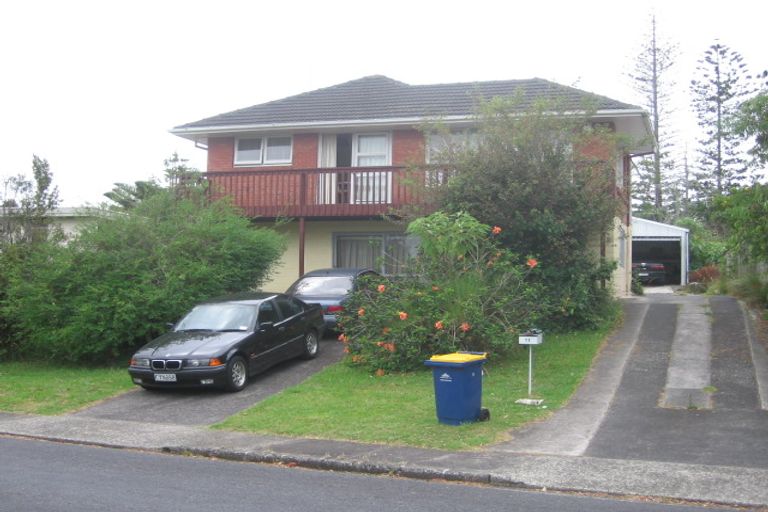 Photo of property in 11 James Evans Drive, Northcote, Auckland, 0627