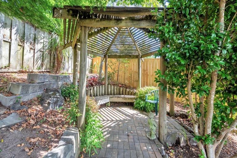 Photo of property in 9 Phoebe Meikle Place, Torbay, Auckland, 0630