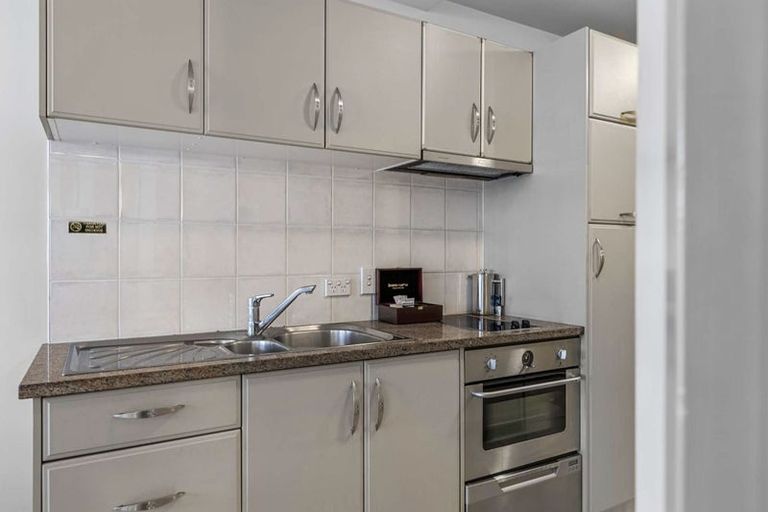 Photo of property in Anchorage Apartments, 221/36 Victoria Road, Mount Maunganui, 3116