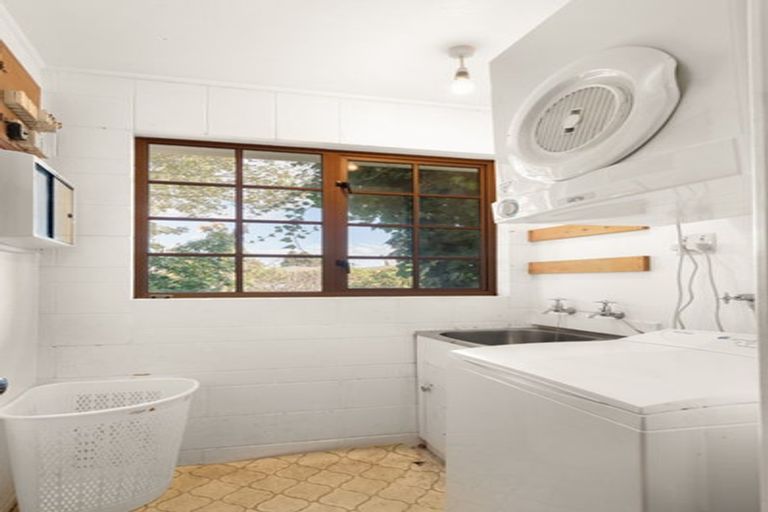 Photo of property in 1 Aranui Place, Gore, 9710