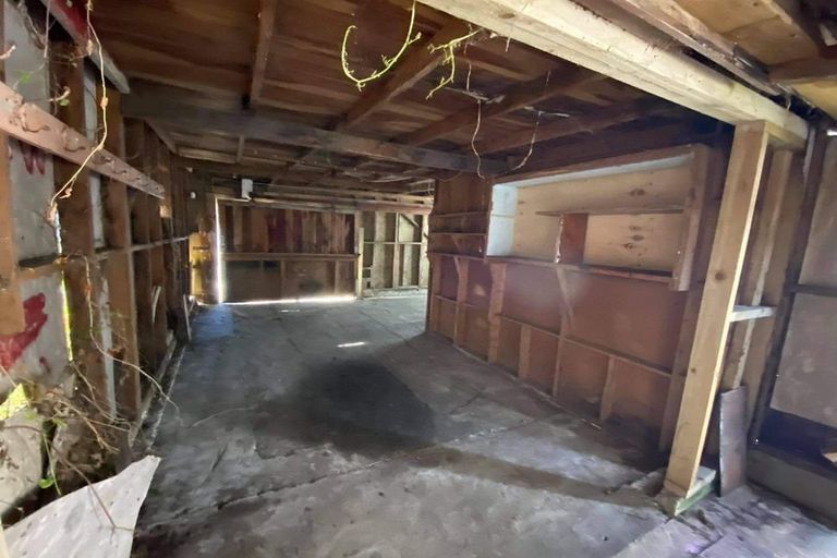 Photo of property in 1 Rangiora Street, Castlecliff, Whanganui, 4501