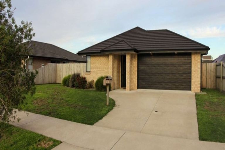 Photo of property in 37 Rainey Crescent, Papamoa Beach, Papamoa, 3118