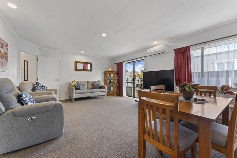 Photo of property in 35 Rewa Street, Takaro, Palmerston North, 4412