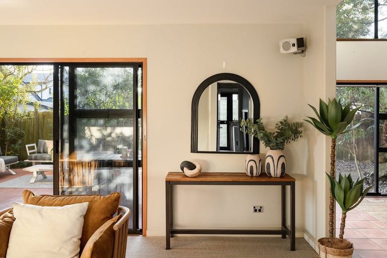 Photo of property in 284 Oceanbeach Road, Mount Maunganui, 3116