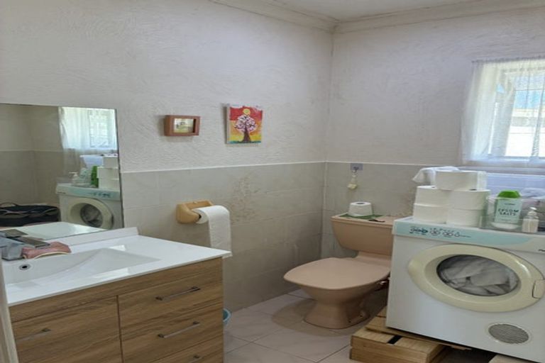 Photo of property in 49 Woodglen Road, Glen Eden, Auckland, 0602
