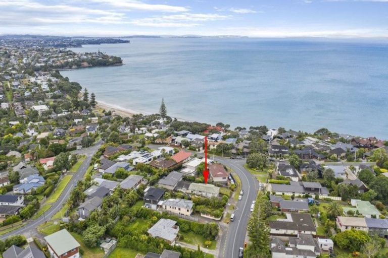 Photo of property in 1/318 Beach Road, Campbells Bay, Auckland, 0630