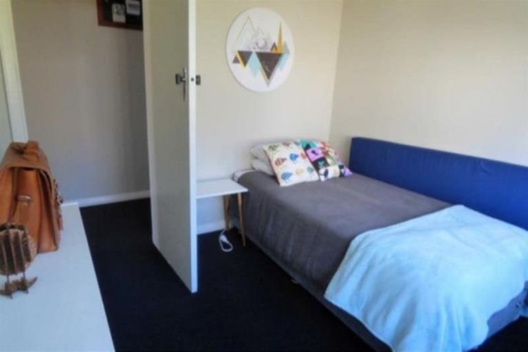 Photo of property in 9 Tarahua Road, Vogeltown, New Plymouth, 4310