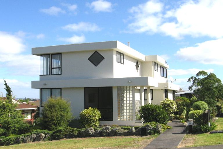 Photo of property in 62 Seaview Road, Castor Bay, Auckland, 0620