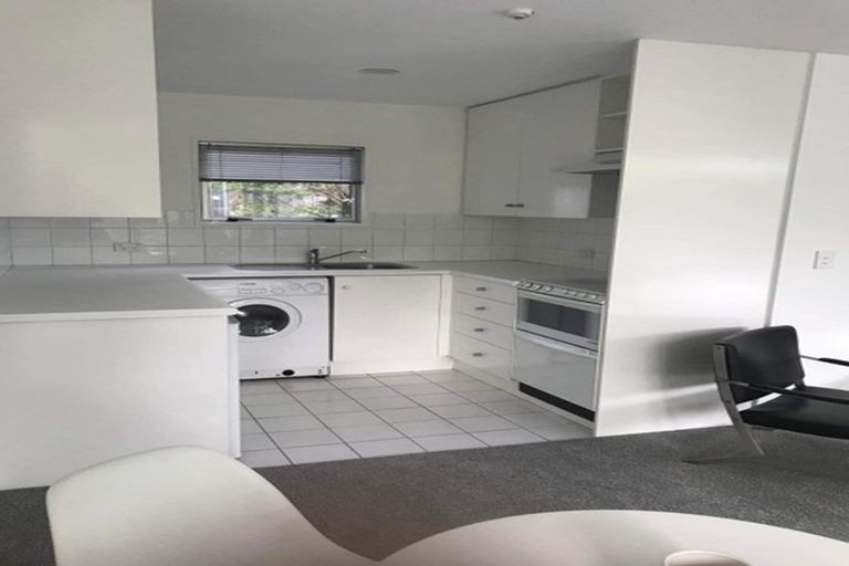 Photo of property in 2/15 Peterborough Street, Christchurch Central, Christchurch, 8013