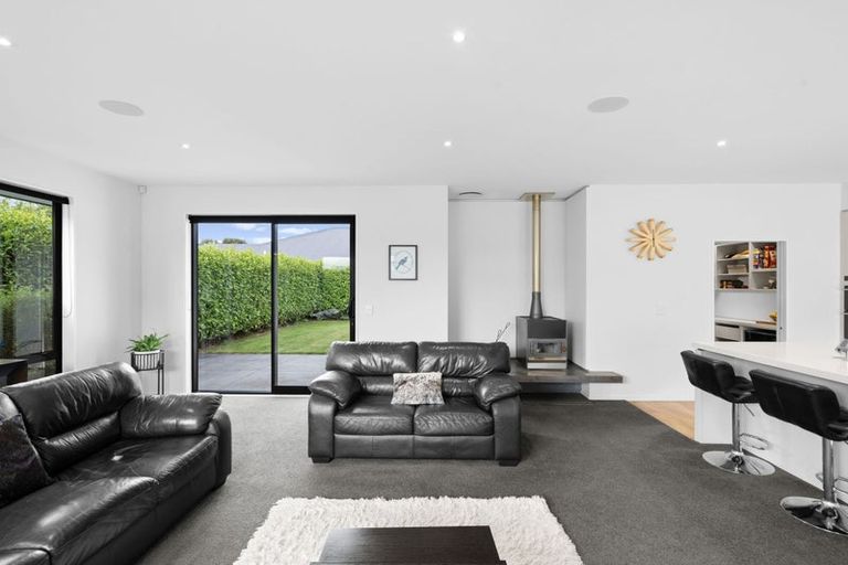 Photo of property in 2 Westburn Place, Prebbleton, 7604