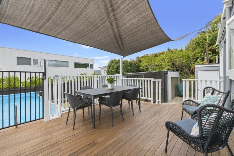 Photo of property in 147 Queen Street, Northcote Point, Auckland, 0627