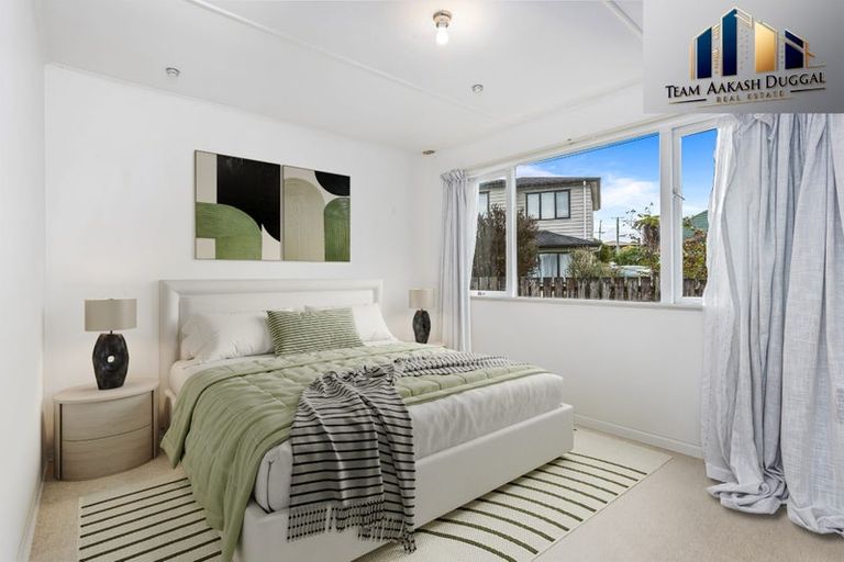 Photo of property in 1c Kuaka Place, New Lynn, Auckland, 0600