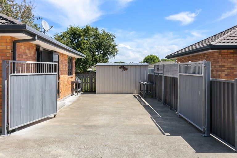 Photo of property in 24 Leon Street, Riverdale, Gisborne, 4010