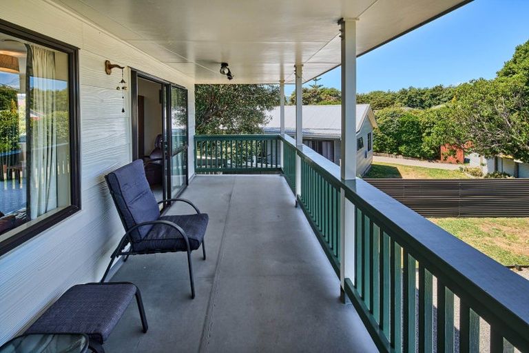 Photo of property in 8 Ross Grove, Paraparaumu, 5032