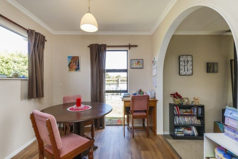 Photo of property in 11 Sandstrom Grove, Feilding, 4702