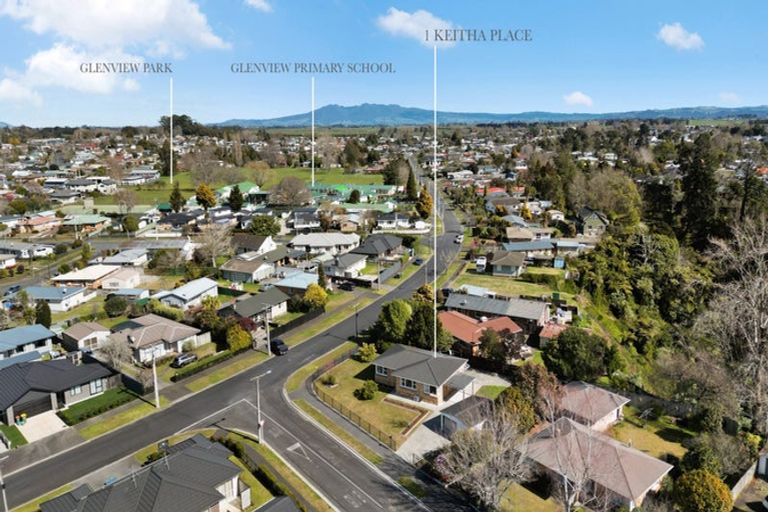 Photo of property in 1 Keitha Place, Glenview, Hamilton, 3206