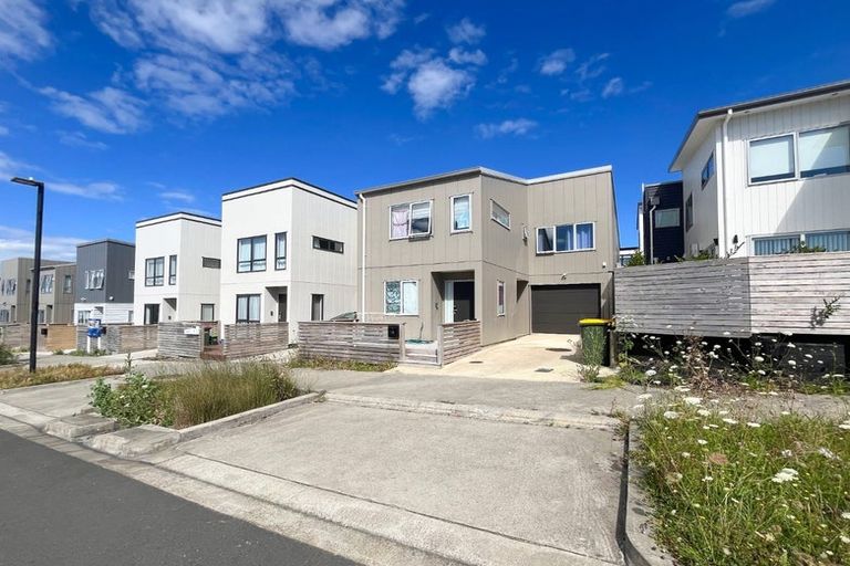 Photo of property in 16 Gecko Road, Hobsonville, Auckland, 0616