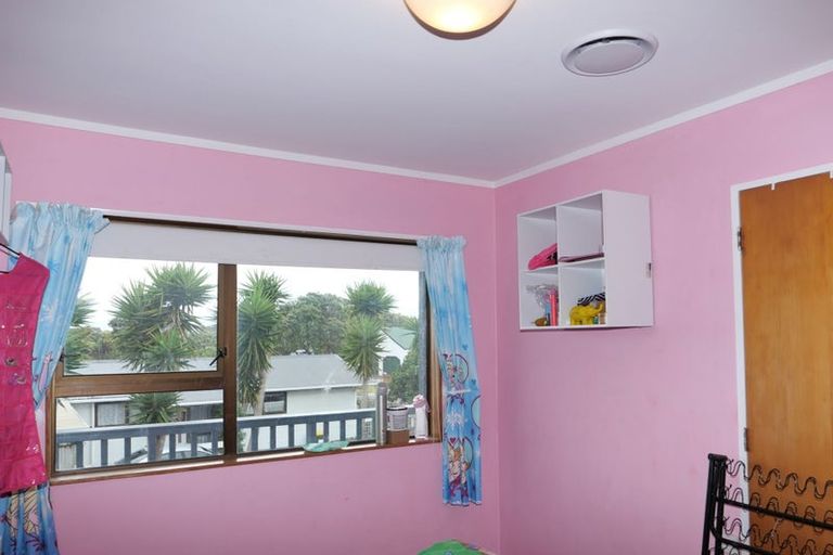 Photo of property in 8 Olive Terrace, Paraparaumu Beach, Paraparaumu, 5032