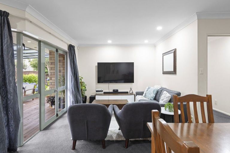 Photo of property in 37 Hastings Place, Hamilton Lake, Hamilton, 3204