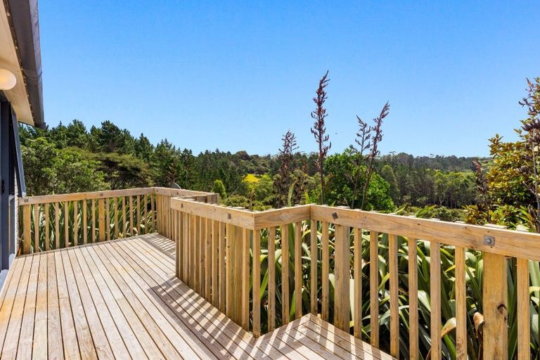 Photo of property in 379 Muriwai Road, Waimauku, 0881