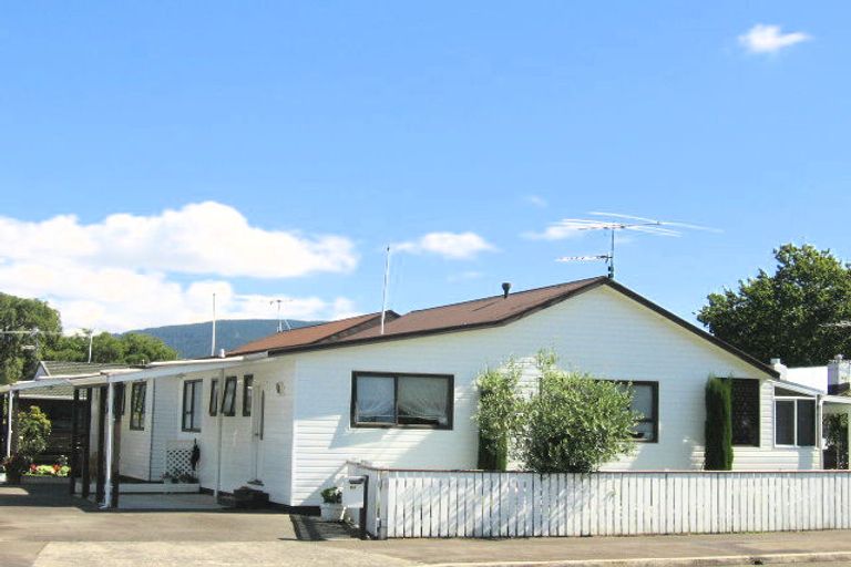 Photo of property in 2/8 Murray Street, Wallaceville, Upper Hutt, 5018