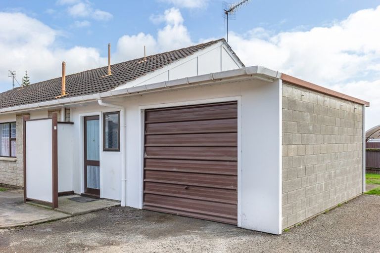 Photo of property in 72 Hokio Beach Road, Levin, 5510