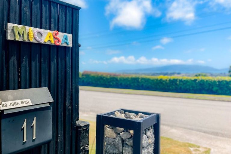 Photo of property in 11 Kotare Street, Waikanae, 5036