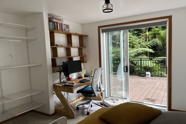 Photo of property in 701 Scenic Drive, Henderson Valley, Auckland, 0612