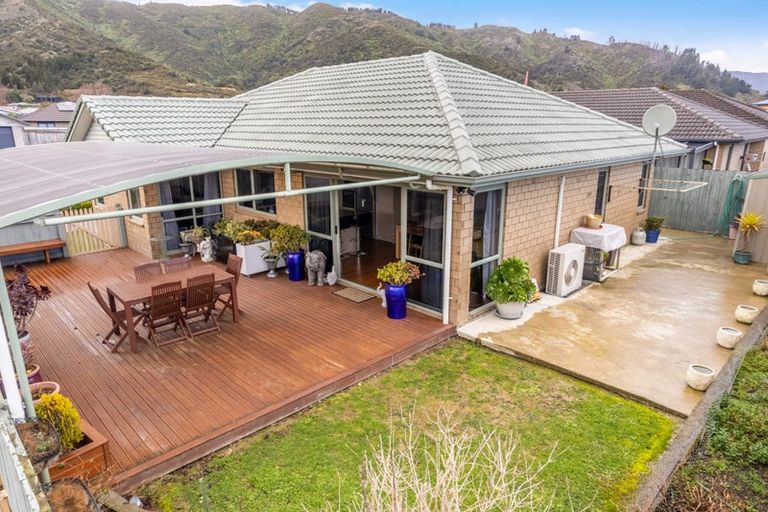 Photo of property in 2 Fraser Colman Grove, Wainuiomata, Lower Hutt, 5014