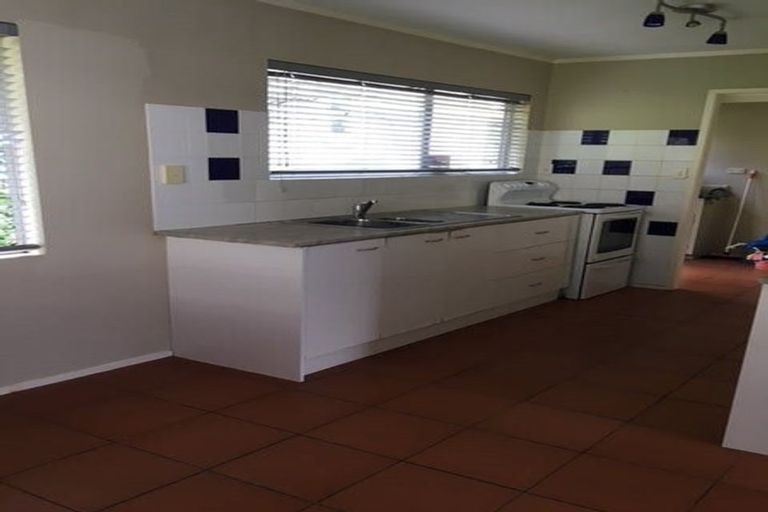 Photo of property in 10 Dakota Avenue, Beach Haven, Auckland, 0626