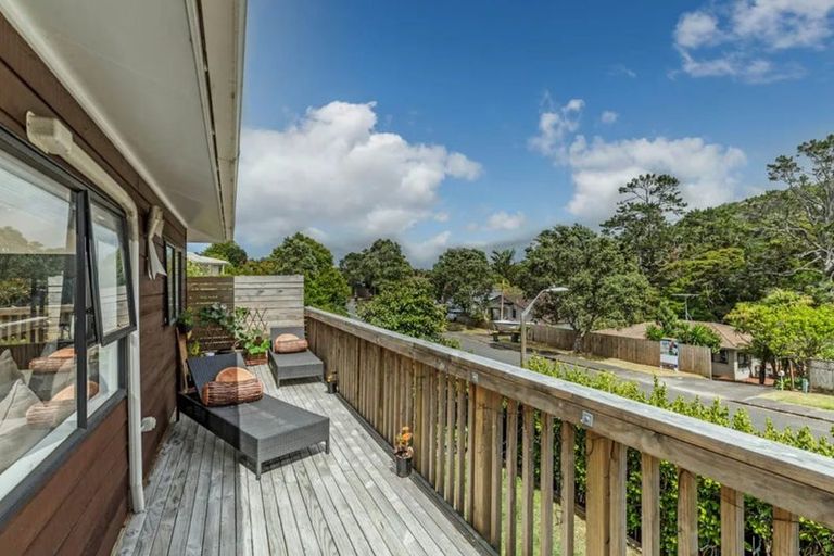 Photo of property in 1/111 Spinella Drive, Bayview, Auckland, 0629