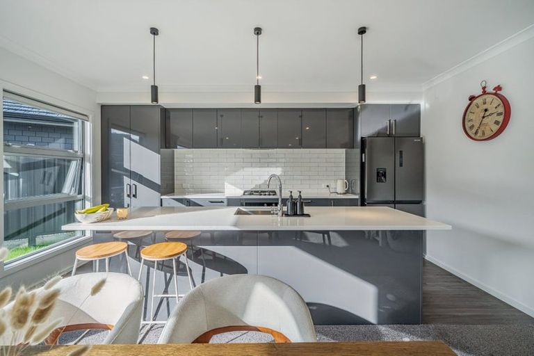 Photo of property in 24 Fenwick Crescent, Wallaceville, Upper Hutt, 5018