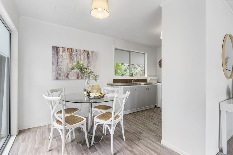 Photo of property in 32 Archmillen Avenue, Pakuranga Heights, Auckland, 2010