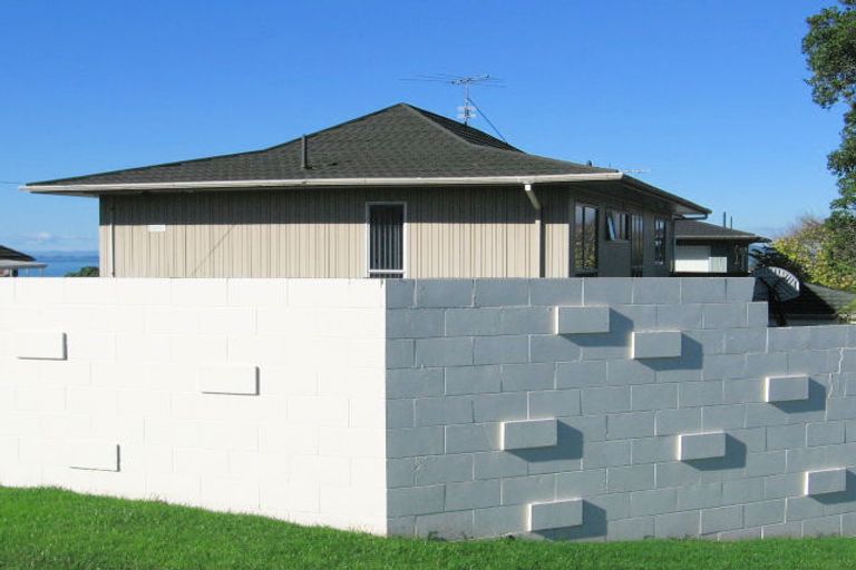 Photo of property in 2/371 East Coast Road, Mairangi Bay, Auckland, 0630