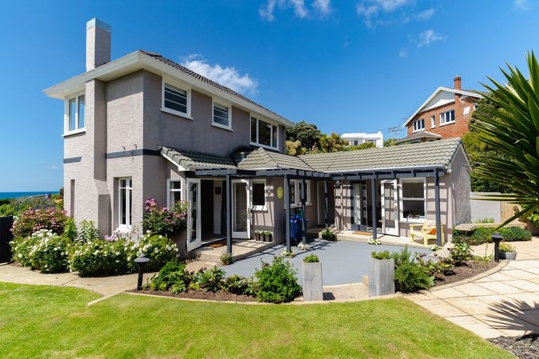 Photo of property in 10 Cliffs Road, Saint Clair, Dunedin, 9012