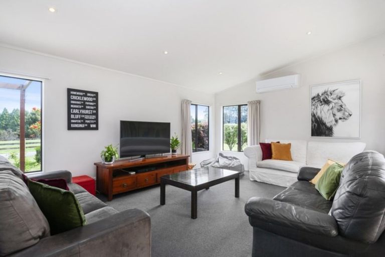 Photo of property in 110 Kinloch Road, Kinloch, Taupo, 3377